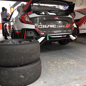 FK8 Civic Type R En La Pista