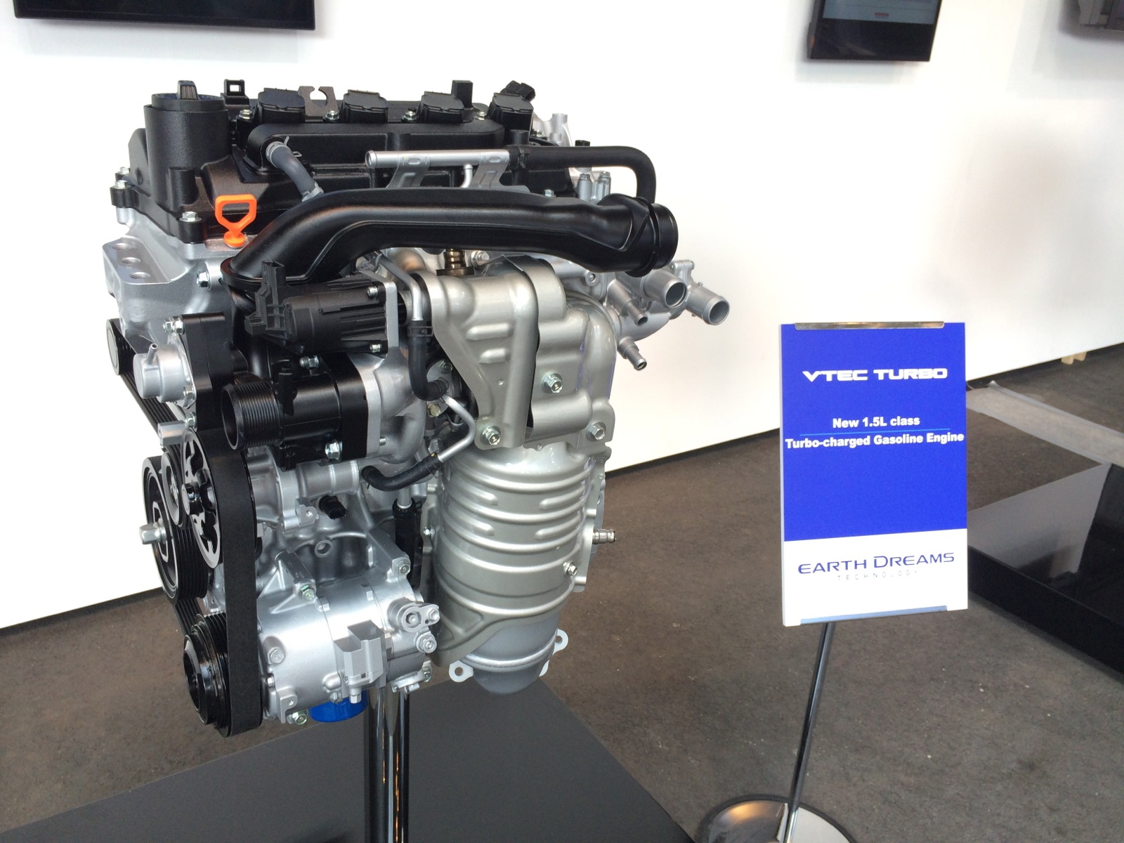 Honda-1.5L-Turbo-Engine-1.jpg